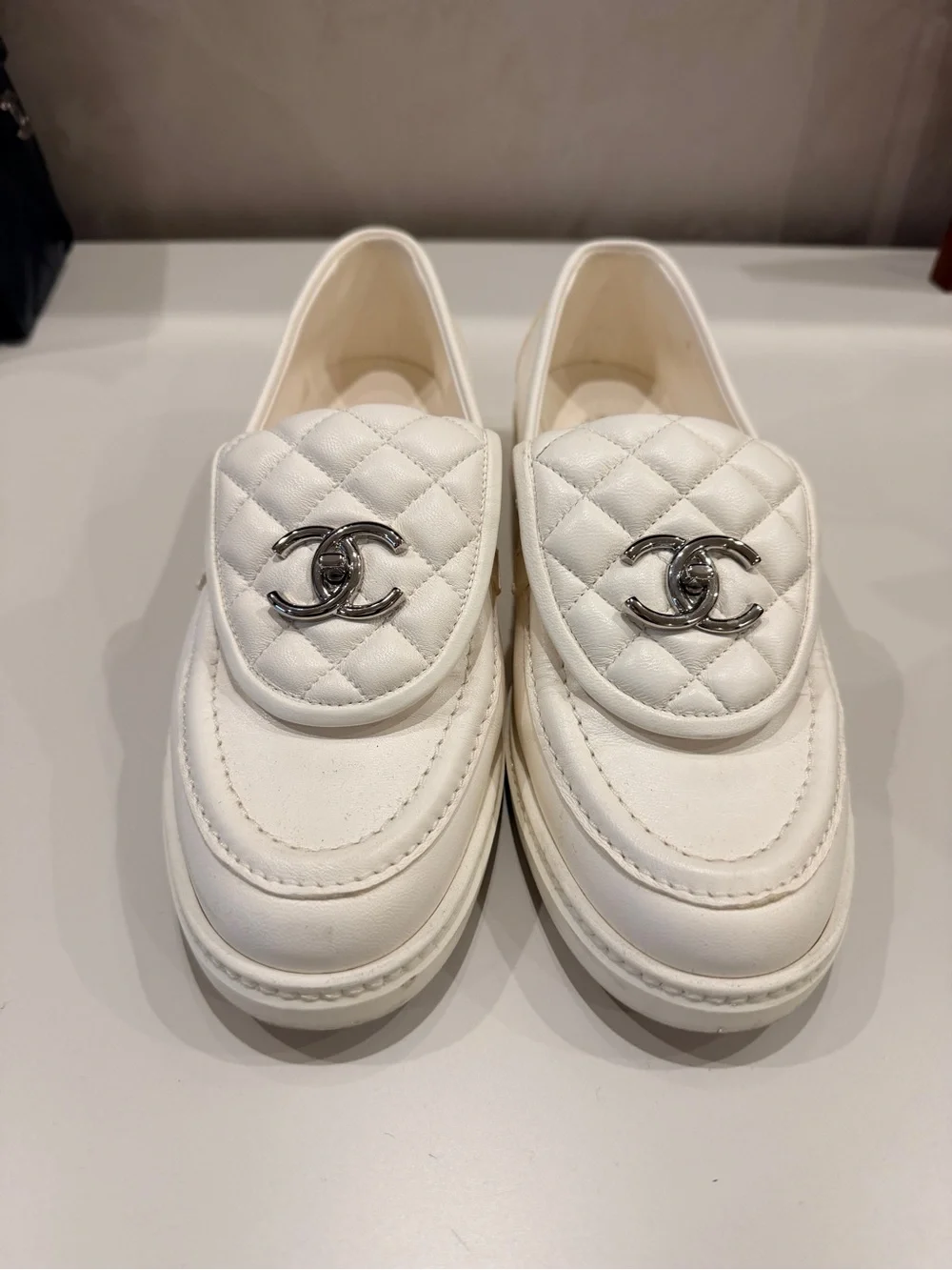 CHANEL White turnlock Leather Loafers 38